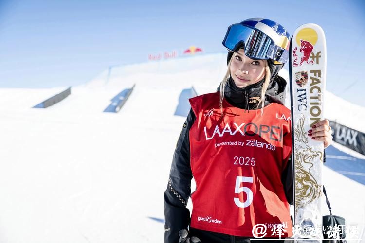 谷爱凌介绍自己的“中国风”雪服：谷爱凌龙纹战袍惊艳世界，文化输出中国风如何征服冬奥赛场